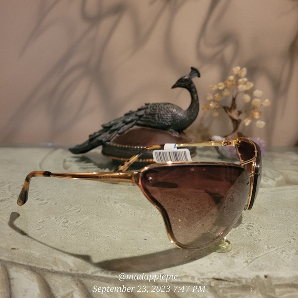 Prada SPR74V Catwalk Modified Cat Eye Sunglasses Gold Frame MA#9 - Picture 7 of 13